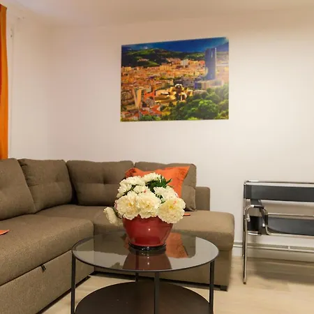 Magnifico Piso Cerca Del Casco Viejo Apartment *
